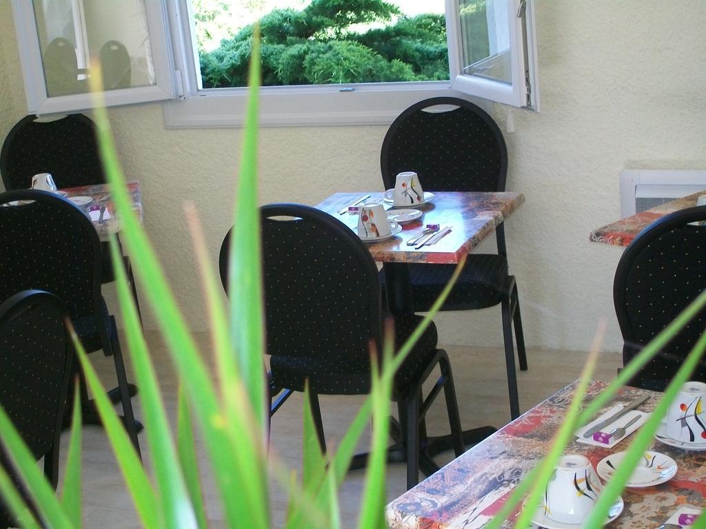 Hotel Au Charme Du Levat Saint Paul de Loubressac Bagian luar foto